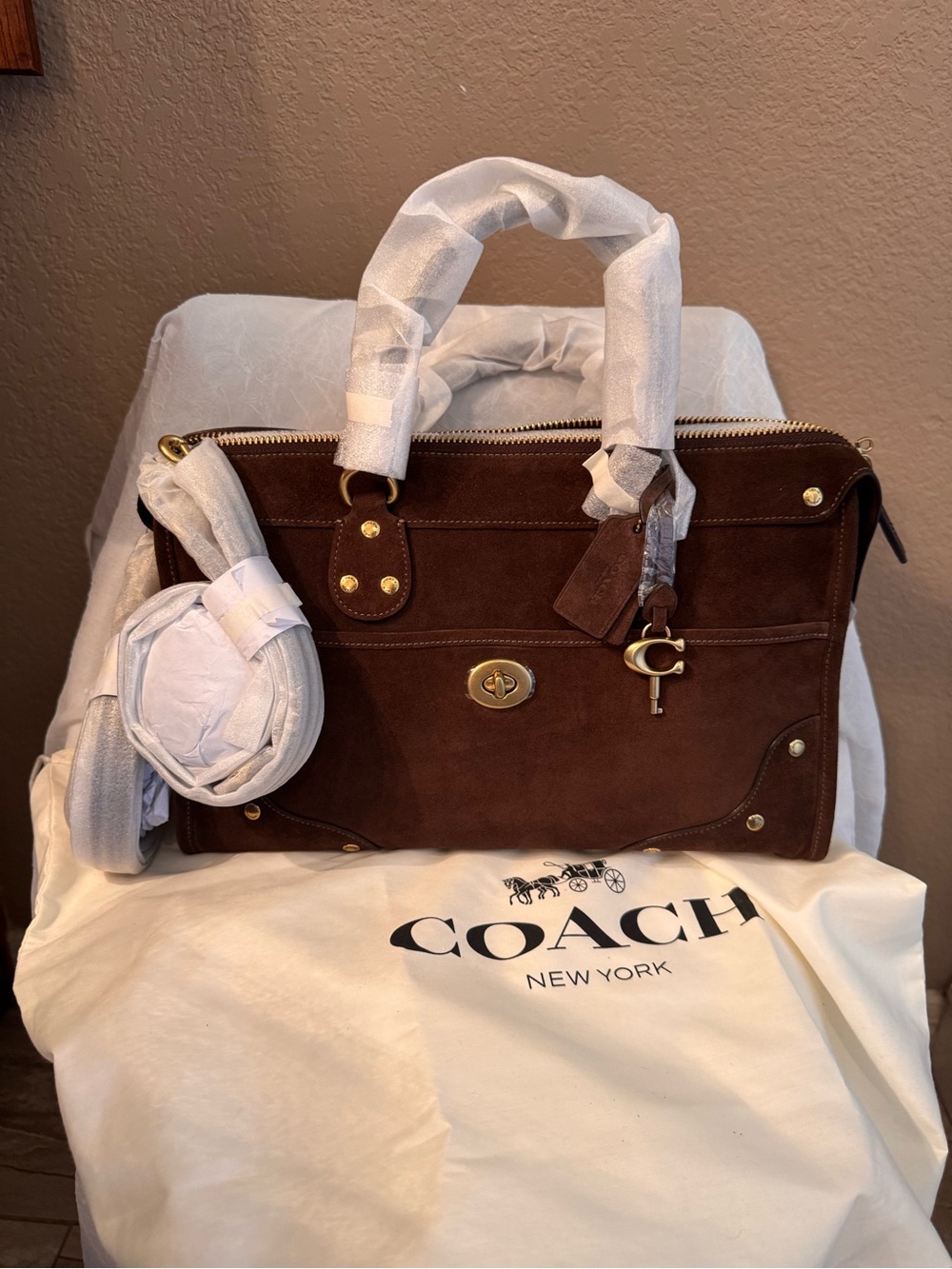 Coach rhyder 38 purse new